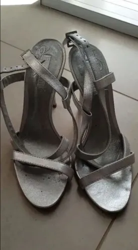 Sandália de Salto Prata n35