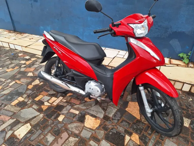 VENDO MOTO HONDA BIZ 125i ano 2024 impecável