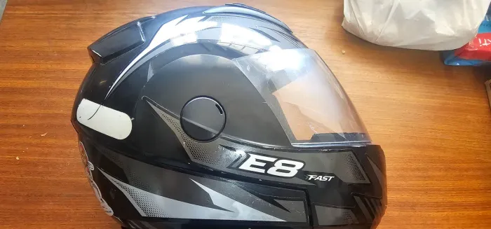 Capacete e8 articulado preto 60