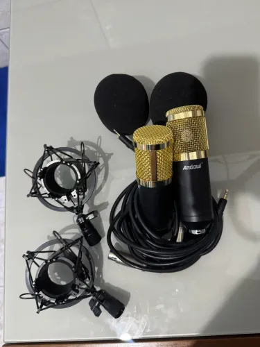 Kit 2 microfones + 2 lapelas e placa de áudio USB