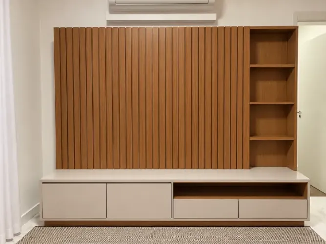 VENDO RACK COM PAINEL RIPADO E ESTANTE LATERAL INTEGRADA