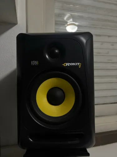 KRK ROKIT 6 Powered G3 (par de monitores de áudio)