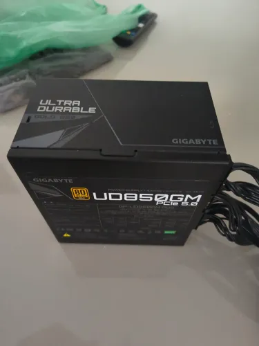 Fonte modular Gigabyte 850w 80 plus Gold