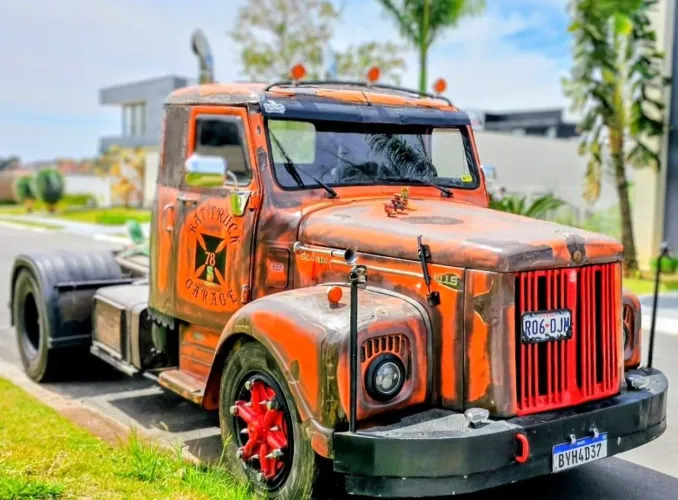 Scania 111 1978 Jacaré personalizado
