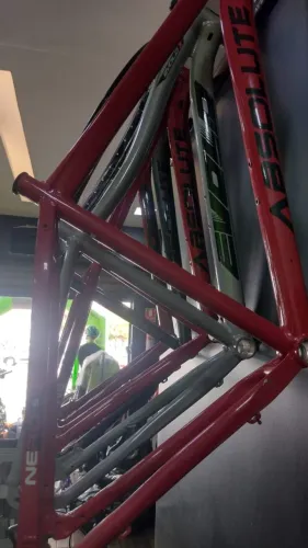 OFICINA E LOJA DE BICICLETA FUNCIONANDO
