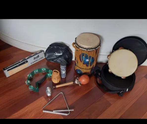 Vendo instrumentos musicais percussao