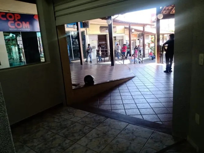 Loja Comercial à venda em Lagoa Santa, centro comercial - L'aqua Shopping.