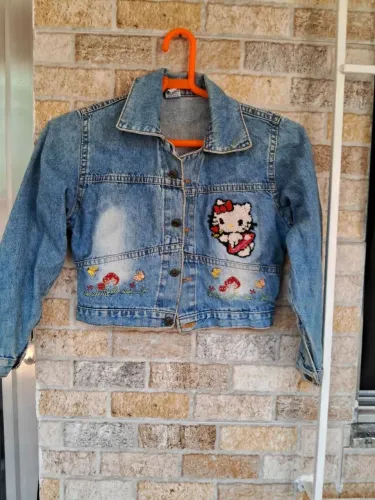 Jaqueta jeans menina hello kitty tamanho 7 anos