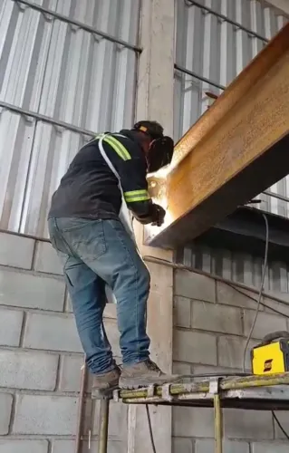 Soldador disponível para trabalhar na diária ou impeleitada.