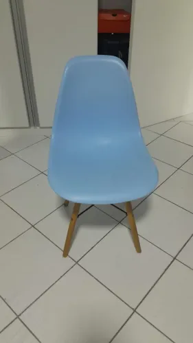 Cadeira pes de palito.