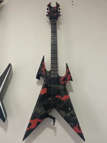 Guitarra bc rich beast V edição limitada do kerry King do slayer (estudo trocas )