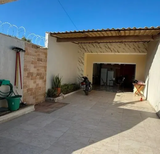 Casa padrão no tenoné