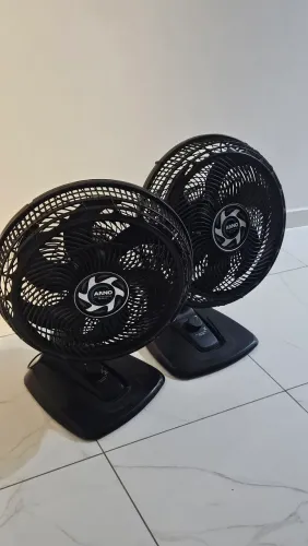 Dois ventiladores Arno Xtreme Force 6 Hélices (Com defeito)