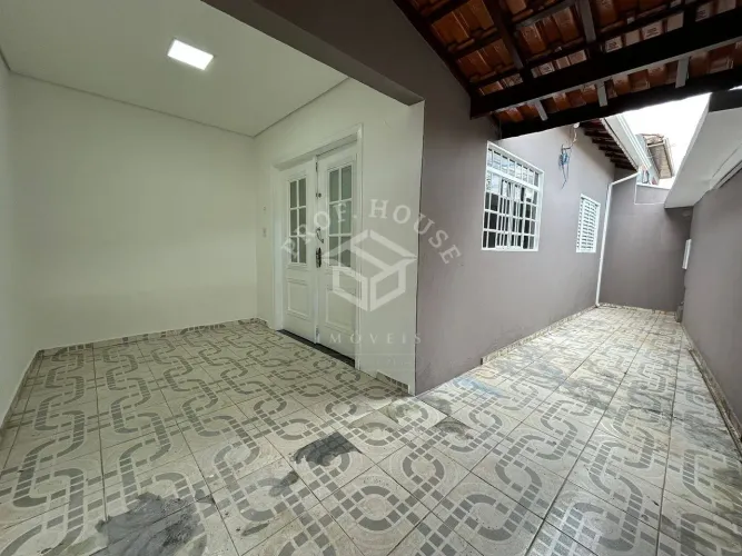Casa à venda no Jardim Residencial Victório Lucato em Limeira-SP