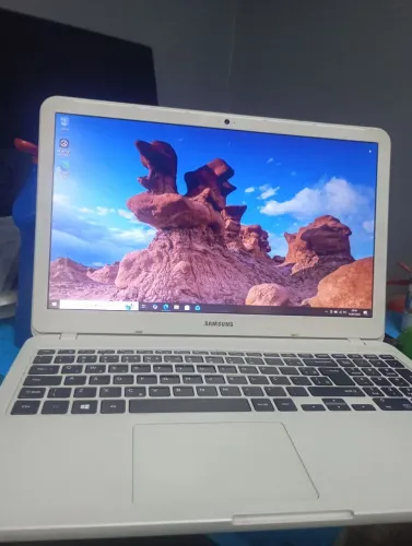 Notebook Samsung i3 sétima geração tudo ok