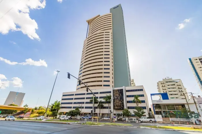 Excelente Sala comercial a venda, na Avenida do CPA