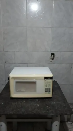 Microondas Consul 20 litros funcionando perfeitamente e ótimo estado de conservação. 