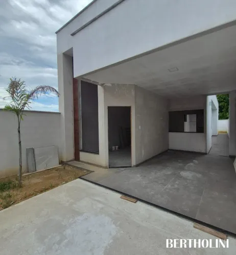 Casa recém construída de 3 quartos na região Central