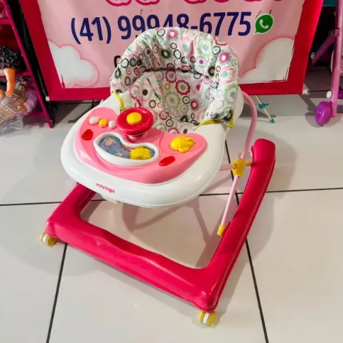 Andador rosa voyage musical , regulagem d altura, semi novo