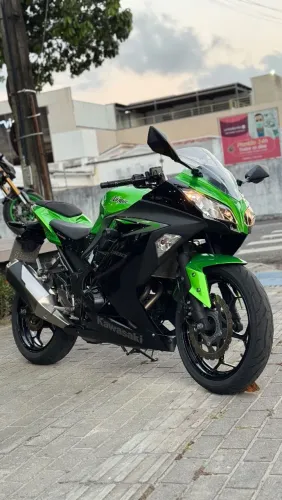 KAWASAKI NINJA 300 2023 (IPVA 26 + TRANSFERÊNCIA GRÁTIS)