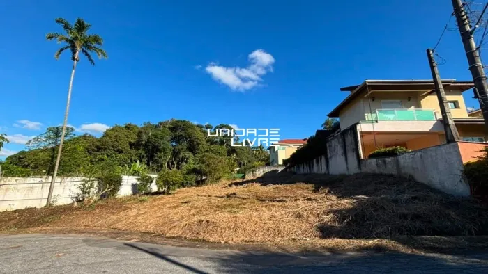Terreno plano no Aruã Eco Park em Mogi das Cruzes com 650m²