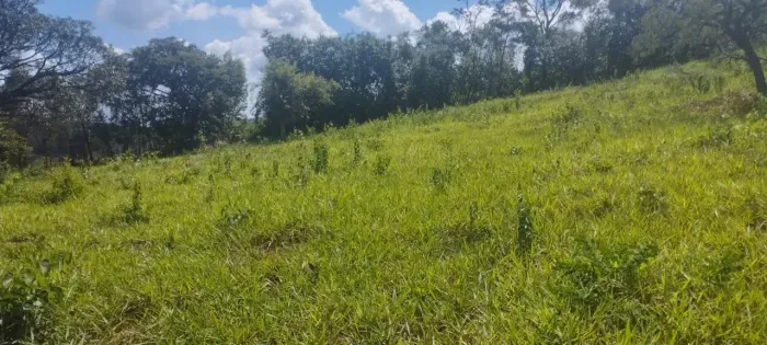 Terreno em Itaguara  MG  20 Mil Metros com luz e agua de poço artesiano Linda vista aceito