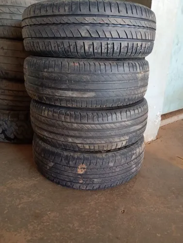 Vendo 4 pneus aro 15