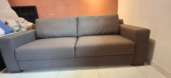 Sofá em linho não reclinável pouqissimo uso com encosto removível
