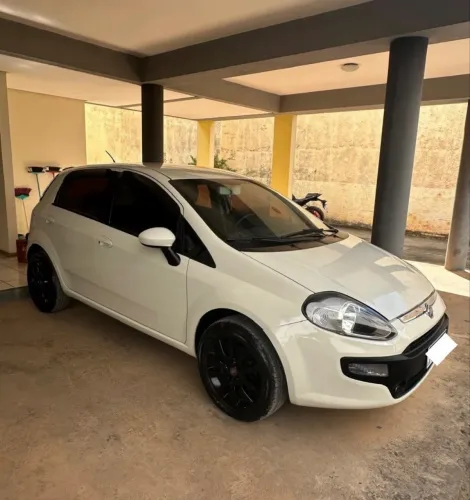 Fiat Punto Attractive 1.4 Fire Flex 8V 5P 2013