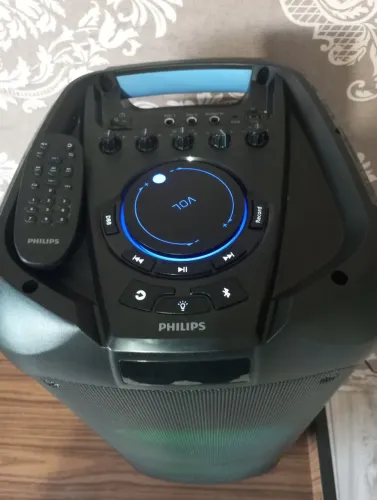 Vendo caixa de som Philips comprada na véspera do Natal de 2024 sem nenhuma marca de uso