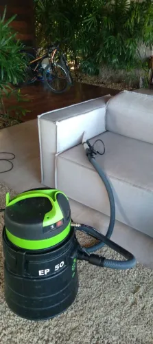 Higienização e Limpeza de sofás, colchões, tapetes e bancos de Automóveis. 