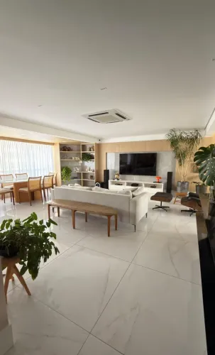 Apartamento Edifício Saint Michel e Saint Honore
