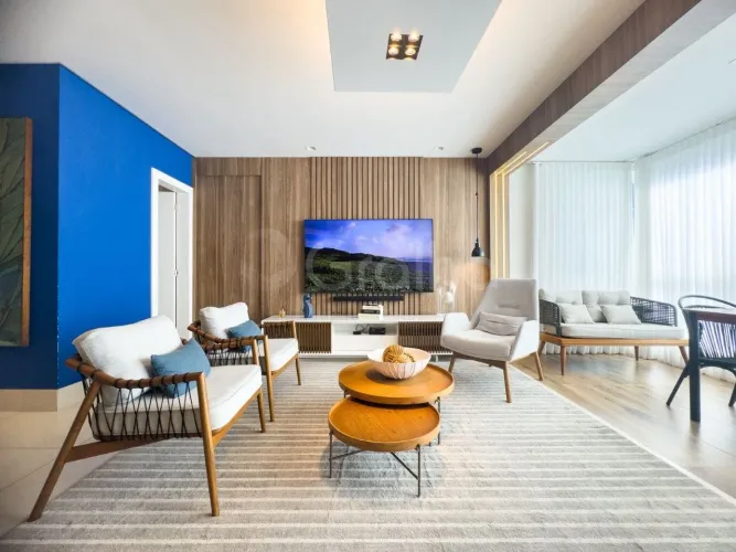 APARTAMENTO DE 2 DORMITÓRIOS SENDO 1 SUÍTE DECORADO COM DUAS VAGAS EM JURERÊ