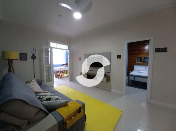 Apartamento de 1 quarto, revertido para 2 quartos. A 6 minutos da Praia do Forte.