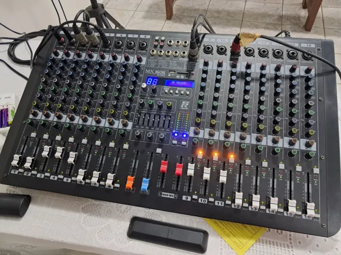 Mesa de som staner mx1606 16 canais