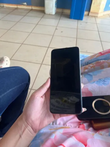 Oppo A18 usado