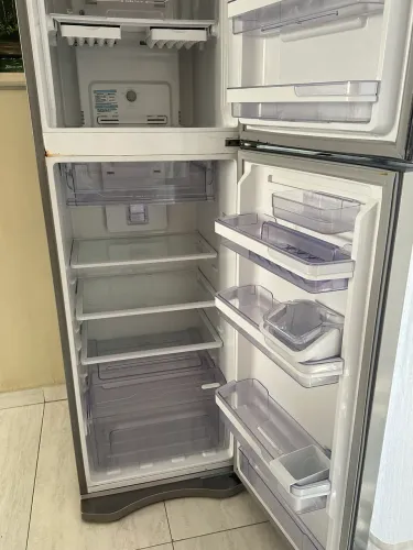 Geladeira eletrolux duas portas 420 litros