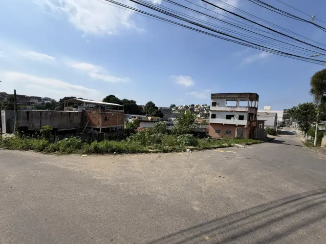 Imóvel para venda tem 348 metros quadrados em Santa Bárbara - Cariacica - ES