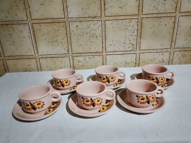 Conjunto de Xícaras Vintage