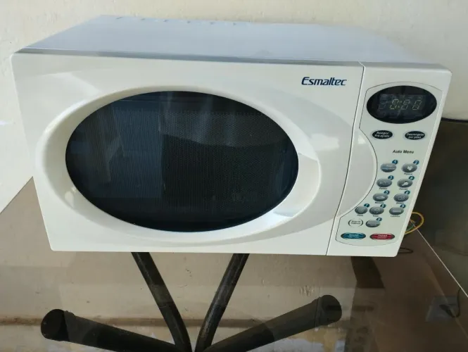 Microondas Esmaltec 20 litros 