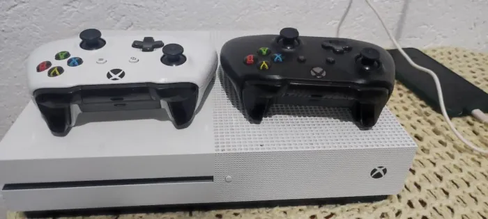 Vendo Xbox one s 1T ou troco por Pc