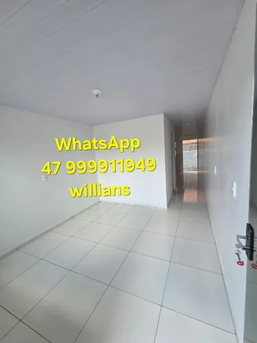 Alugo casa geminada no vila nova