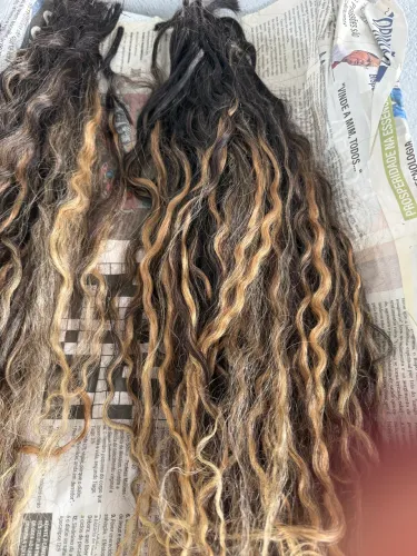 Vende se um cabelo 