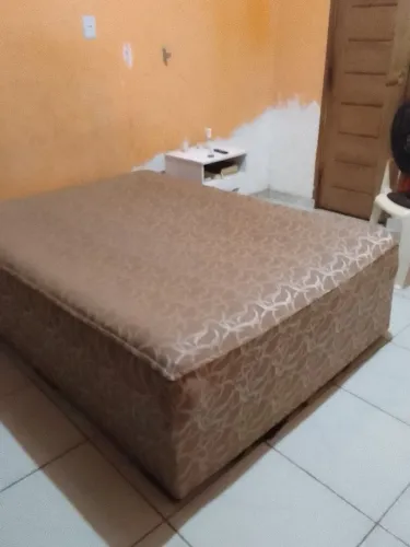 Vendo cama box de molas casal