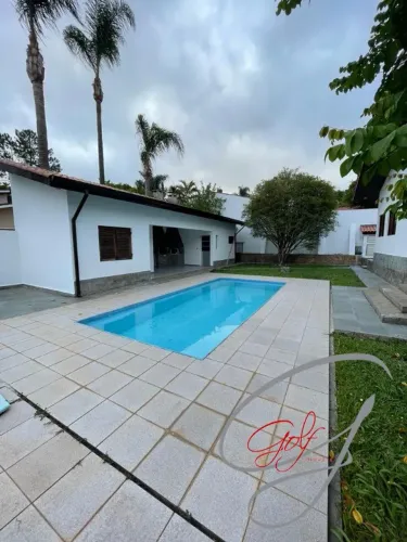 CASA PARA VENDA EM COTIA, ALTO PADRÃO, COM PISCINA.