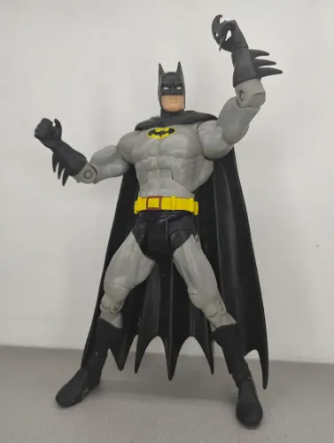 BATMAN DC UNIVERSE CLASSICS MATTEL 