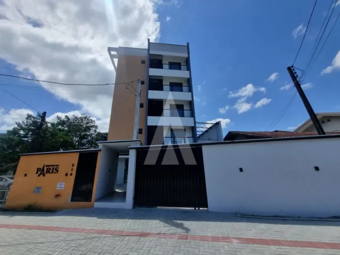 Apartamento com 1 suíte, sacada e 1 vaga de garagem no Saguaçu