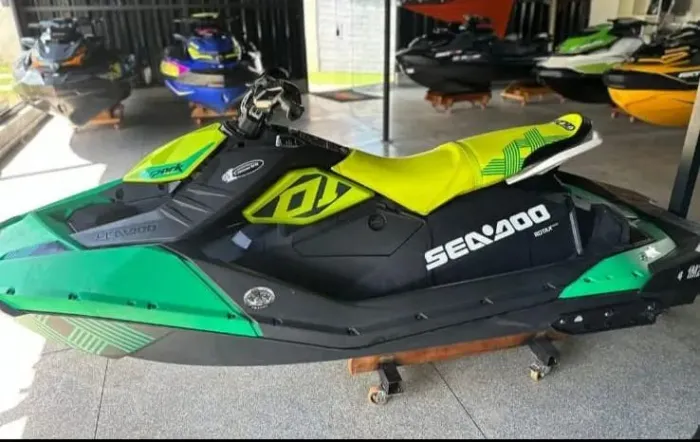 VENDO JET SKI SEA-DOO -SPARK 90 HP 2021