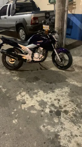 Fazer 2012 ótima opção moto bem conservadoa