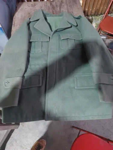 Jaqueta militar...ver fotos...